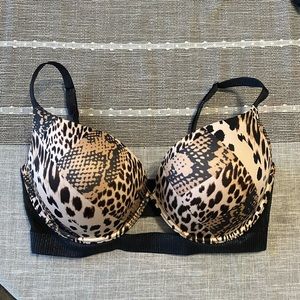 Victoria’s Secret very sexy push up bra